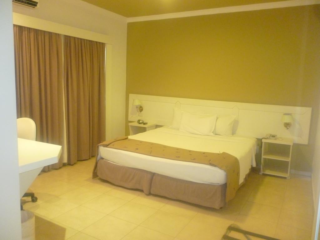 Hotel Anaca Sao Carlos Rum bild